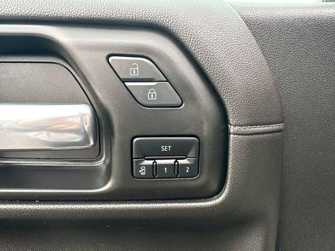 Used 2022 GMC Sierra 1500 Denali w/ Denali Premium Package image 18