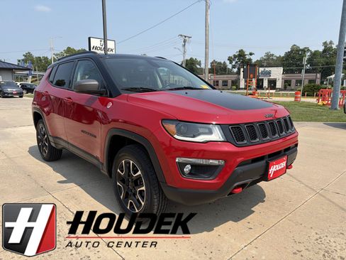 Used 2020 Jeep Compass Trailhawk w/ Cold Weather Group AWD/4WD image 1