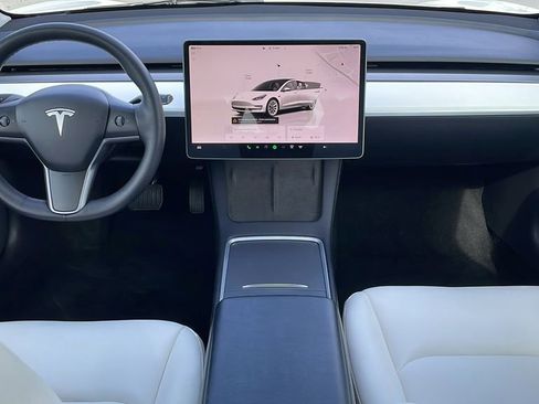 Used 2022 Tesla Model 3 Standard Range image 13