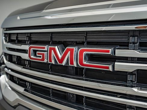 Used 2020 GMC Acadia SLT FWD image 12
