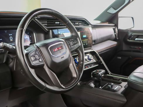 Used 2024 GMC Sierra 1500 AT4 w/ Technology Package AWD/4WD image 28