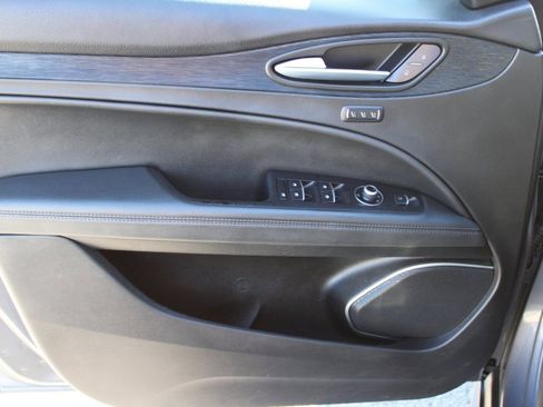 Used 2022 Alfa Romeo Stelvio Sprint image 9