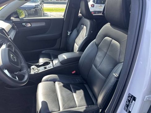 Used 2023 Volvo XC40 B5 Plus w/ Driver Assist Package AWD/4WD image 17