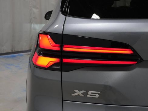 Used 2025 BMW X5 xDrive40i w/ Premium Package AWD/4WD image 35