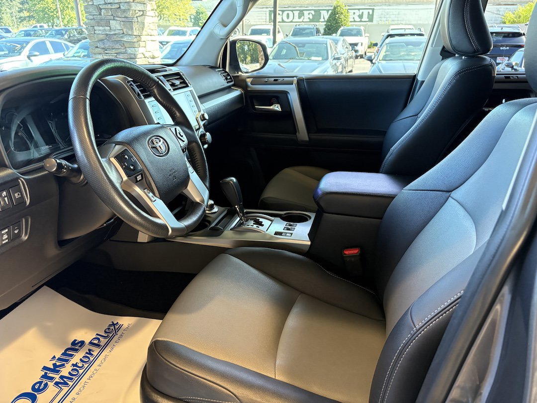 Used 2022 Toyota 4Runner SR5 Premium w/ Moonroof Package AWD/4WD image 2