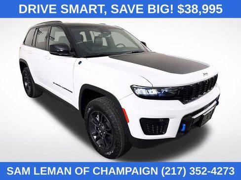 Used 2024 Jeep Grand Cherokee Trailhawk image 1