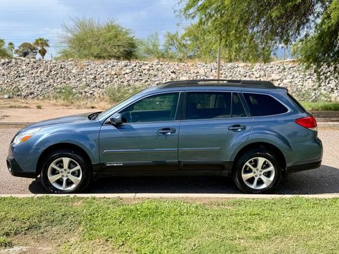 Used 2013 Subaru Outback 2.5i Limited w/ Popular Pkg 3 AWD/4WD image 2