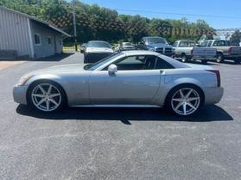 Used 2006 Cadillac XLR RWD image 8