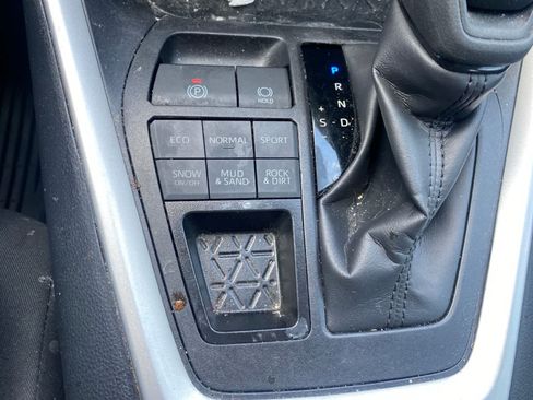 Used 2024 Toyota RAV4 XLE AWD/4WD image 15