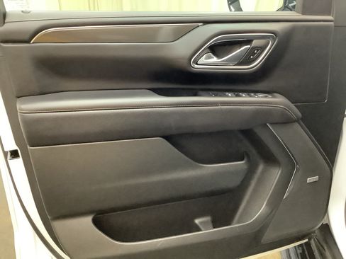 Used 2023 GMC Yukon AT4 AWD/4WD image 11