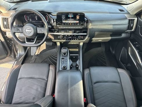 Used 2025 Nissan Pathfinder Platinum AWD/4WD image 20