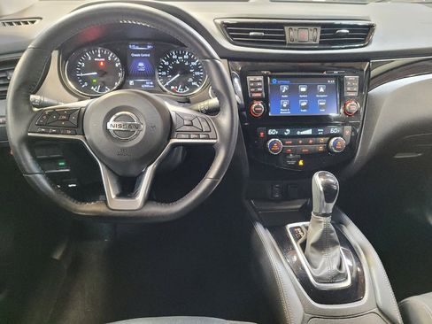 Used 2018 Nissan Rogue Sport SL FWD image 22