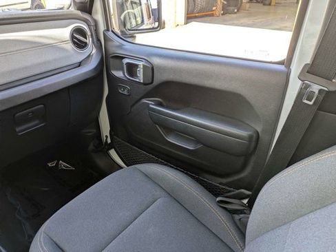 Used 2024 Jeep Wrangler Unlimited Sport AWD/4WD image 17