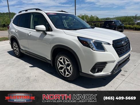 Used 2023 Subaru Forester Premium AWD/4WD image 29