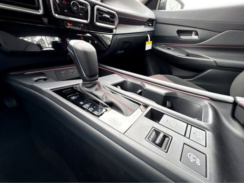 New 2026 Nissan Sentra SR w/ Floor Mat Package image 9