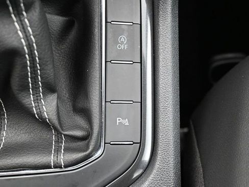 Used 2023 Volkswagen Tiguan SE R-Line image 24