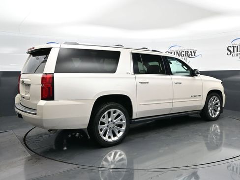 Used 2015 Chevrolet Suburban LTZ RWD image 7