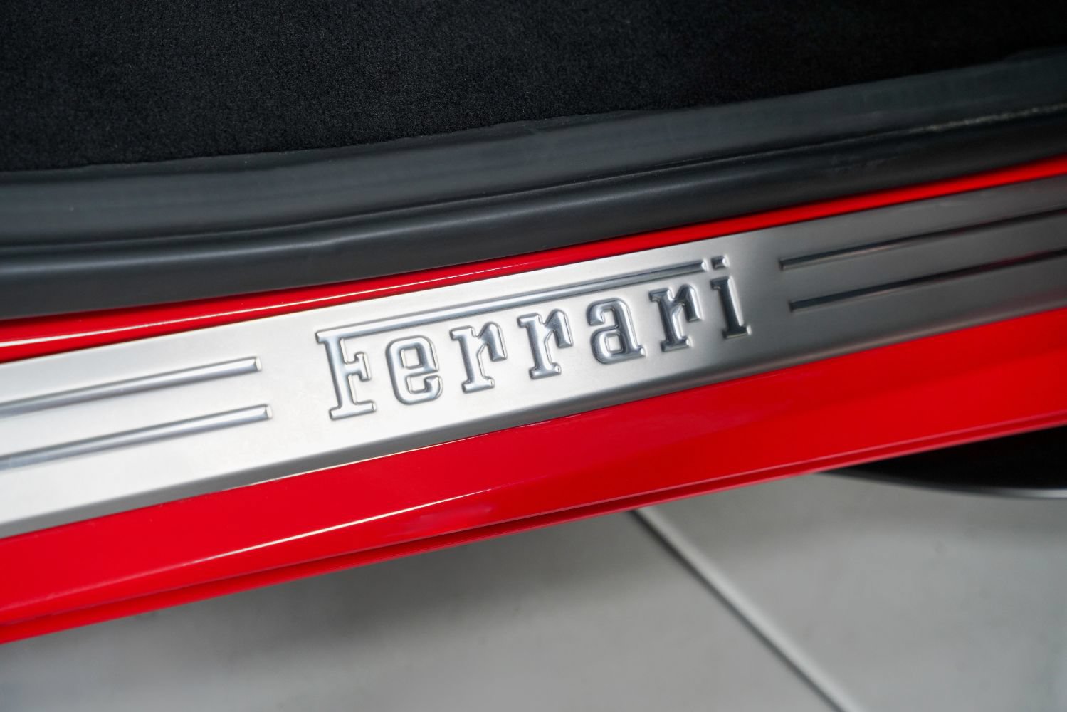 Used 2023 Ferrari F8 Tributo RWD image 35
