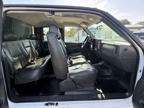 Used 2006 Chevrolet Silverado 3500 W/T w/ Heavy-Duty Power Package image 15