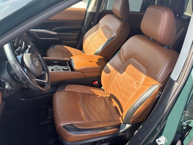 Used 2023 Nissan Pathfinder Platinum AWD/4WD image 9