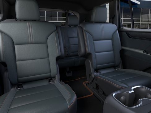 New 2026 GMC Acadia AT4 w/ Luxury Package AWD/4WD image 17