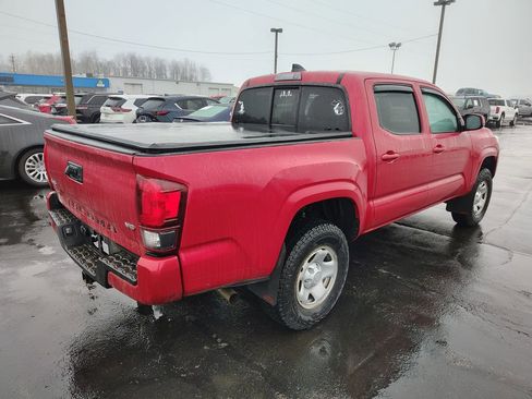Used 2021 Toyota Tacoma SR image 3