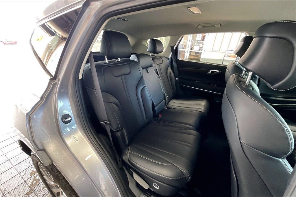 Used 2024 Genesis GV80 2.5T AWD/4WD image 15