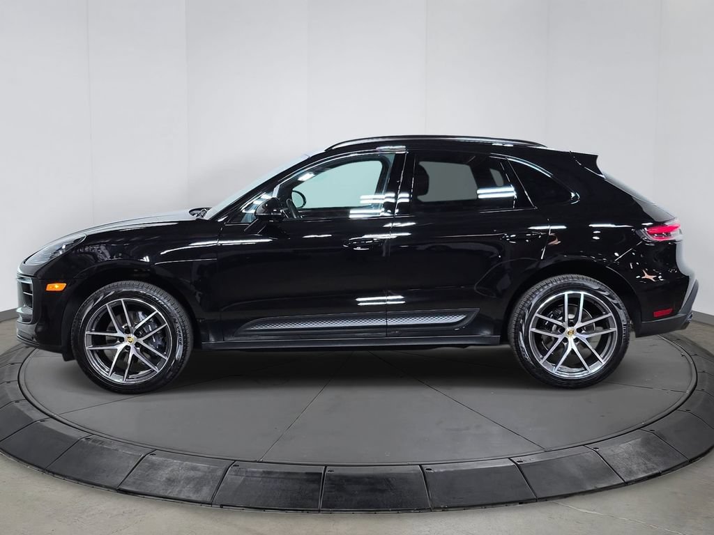Certified 2026 Porsche Macan AWD/4WD image 2