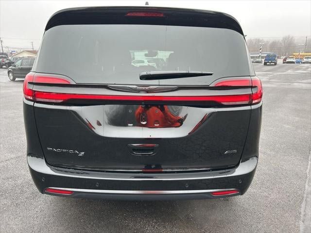 New 2026 Chrysler Pacifica Select w/ S Appearance Package AWD/4WD image 28