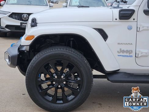 Used 2022 Jeep Wrangler Unlimited Sahara w/ Cold Weather Group AWD/4WD image 10