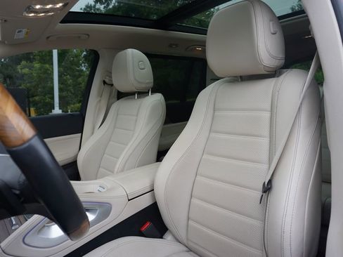 Certified 2023 Mercedes-Benz GLS 450 4MATIC image 11