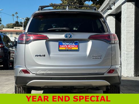 Used 2018 Toyota RAV4 Limited image 5