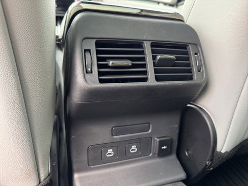 Used 2025 Land Rover Range Rover Velar S image 18