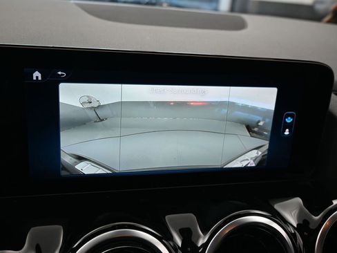 Used 2025 Mercedes-Benz GLA 250 image 18