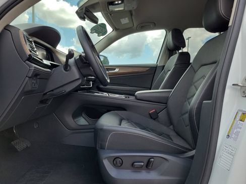 Used 2025 Volkswagen Atlas SE AWD/4WD image 26