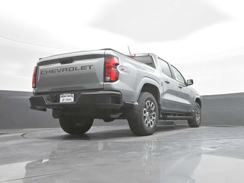 Used 2026 Chevrolet Colorado Z71 w/ Technology Package AWD/4WD image 43