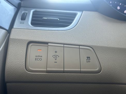 Used 2013 Hyundai Elantra GLS w/ Preferred Pkg image 12