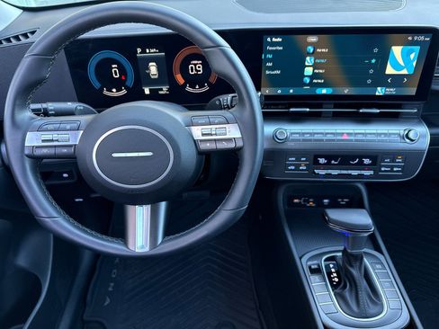 Certified 2025 Hyundai Kona SEL image 15