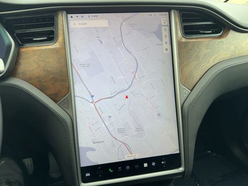 Used 2018 Tesla Model X 75D image 39