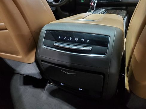 Used 2022 Cadillac Escalade ESV Premium Luxury AWD/4WD image 23