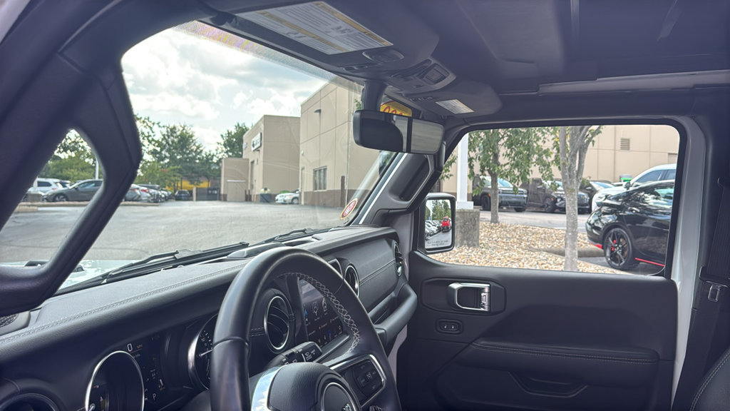 Used 2022 Jeep Wrangler Unlimited Sahara AWD/4WD image 20