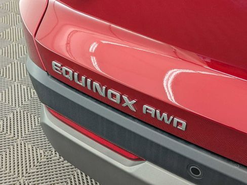 New 2026 Chevrolet Equinox LT w/ Convenience Package II AWD/4WD image 12