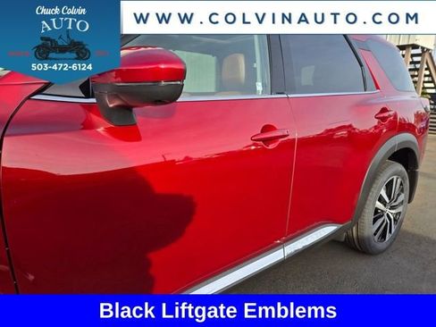 New 2025 Nissan Pathfinder Platinum w/ Black Appearance Package image 7