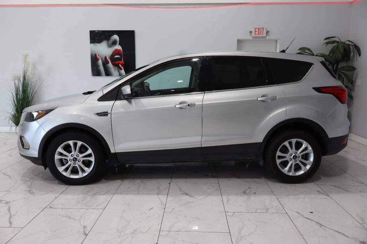 Used 2019 Ford Escape SE FWD image 6