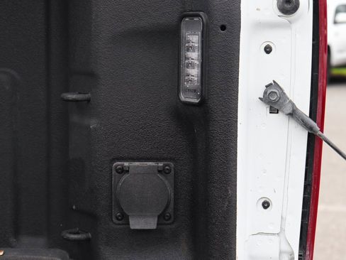 Used 2022 Chevrolet Silverado 2500 Custom w/ Custom Value Package image 9