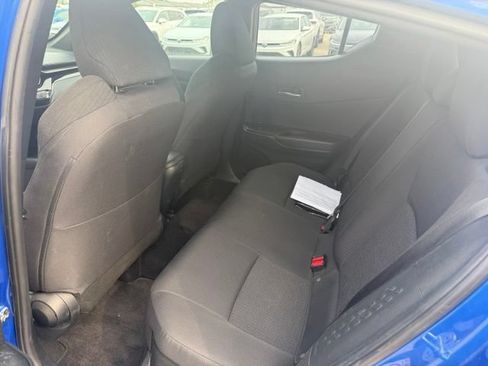 Used 2018 Toyota C-HR XLE FWD image 12