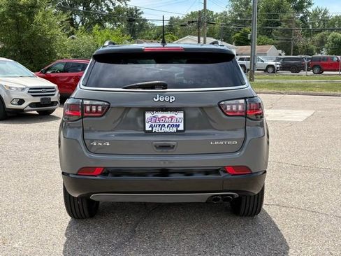 Used 2022 Jeep Compass Limited w/ Elite Group AWD/4WD image 4