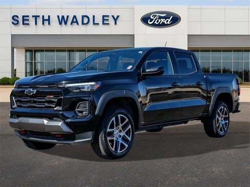 Used 2024 Chevrolet Colorado Z71 w/ Z71 Convenience Package 2 image 3