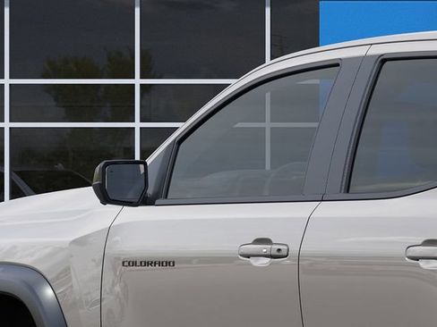 New 2026 Chevrolet Colorado ZR2 w/ Technology Package AWD/4WD image 12