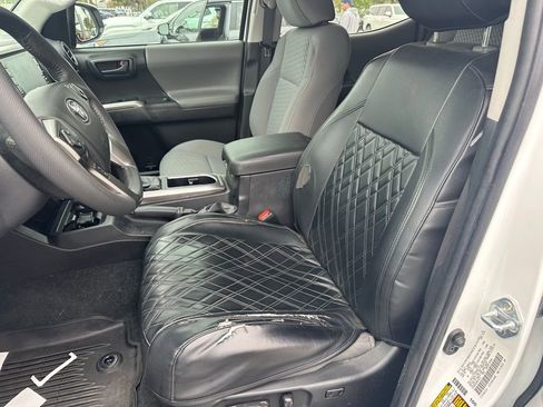 Certified 2022 Toyota Tacoma SR5 image 6